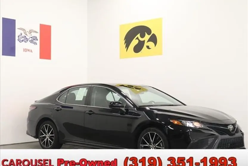 2021 Toyota Camry SE photo 1