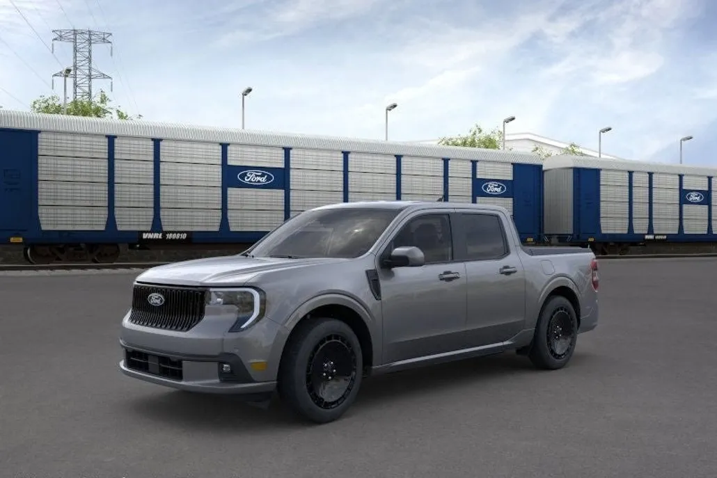 2025 Ford Maverick photo 1