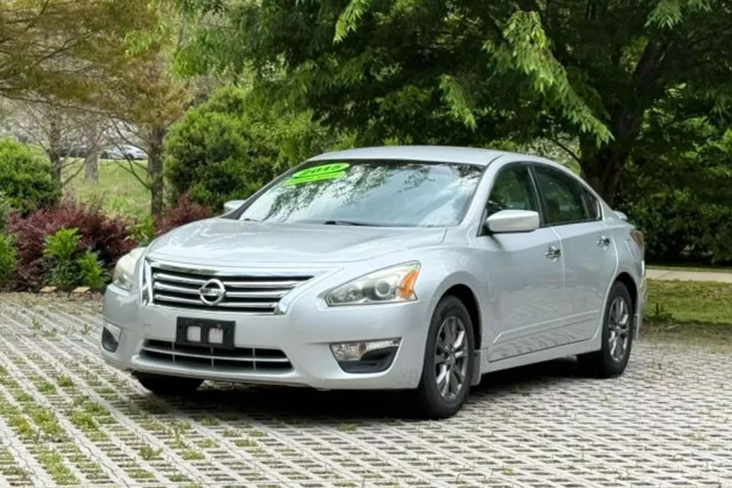2015 Nissan Altima 2.5 photo 1