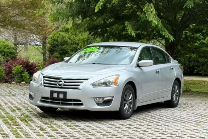 2015 Nissan Altima 2.5 photo 1