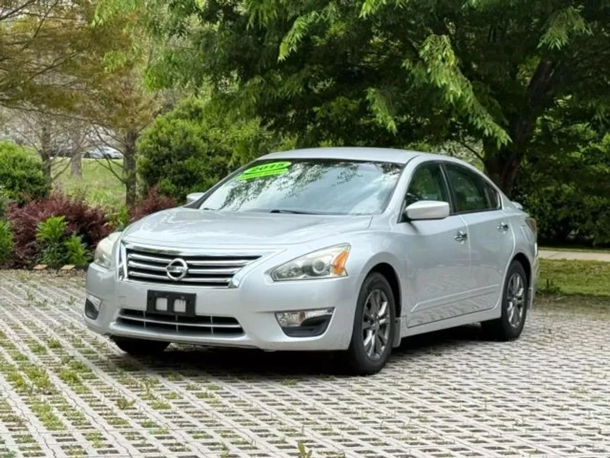 2015 Nissan Altima 2.5 photo 1
