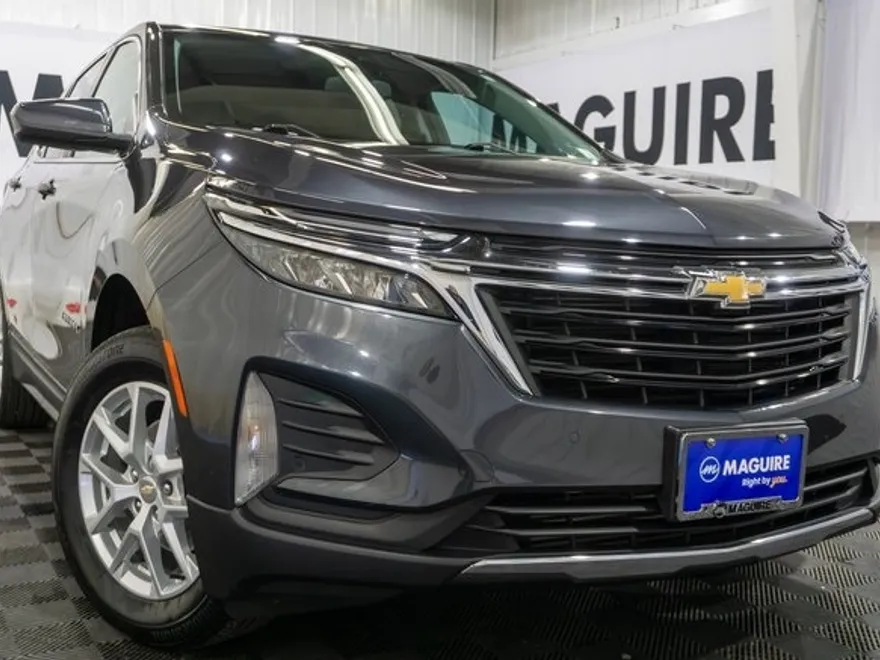 2022 Chevrolet Equinox LT photo 1