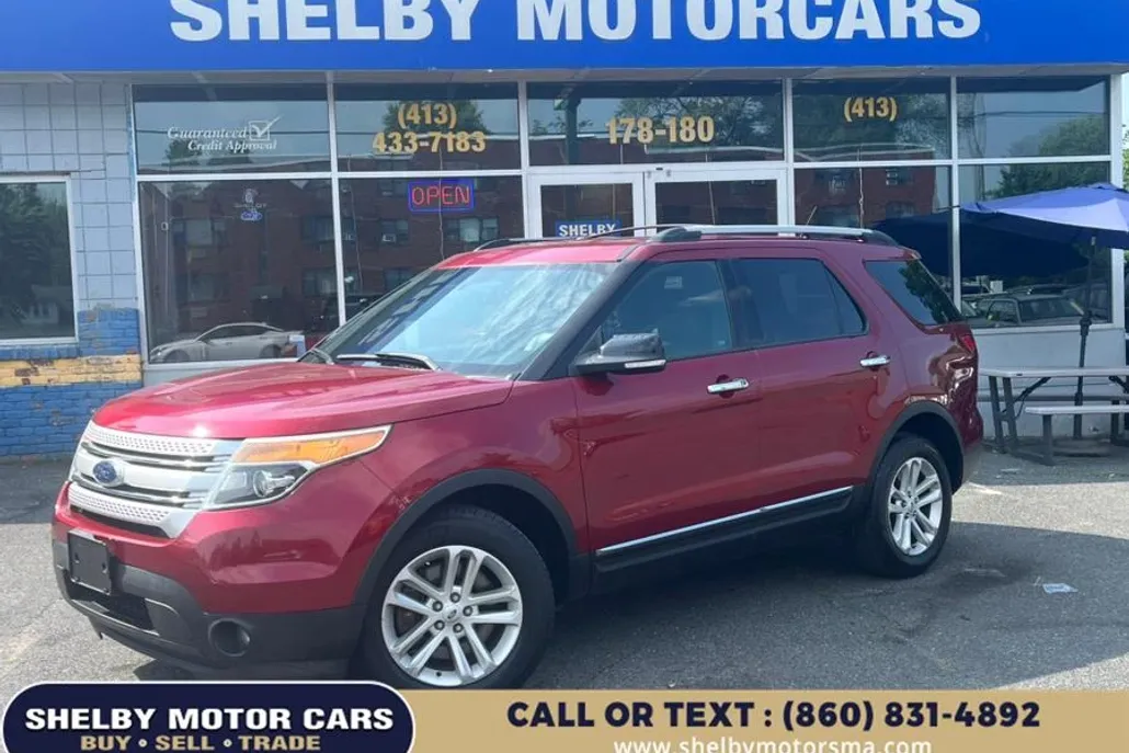 2015 Ford Explorer XLT photo 1