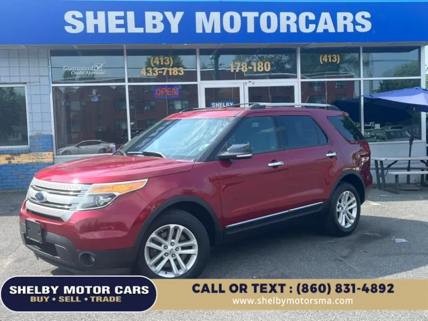 2015 Ford Explorer XLT photo 1
