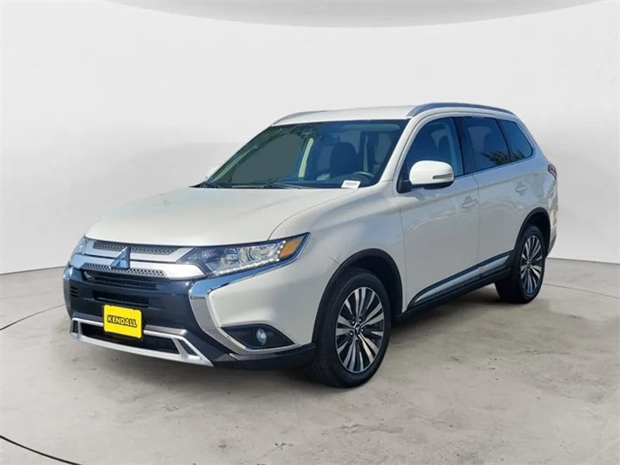 2020 Mitsubishi Outlander SEL photo 1
