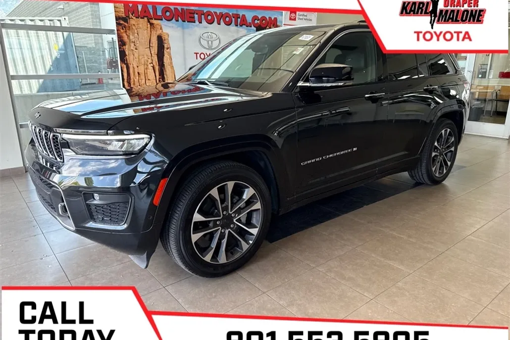 2023 Jeep Grand Cherokee Overland photo 1