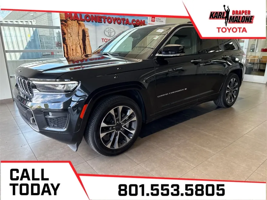 2023 Jeep Grand Cherokee Overland photo 1