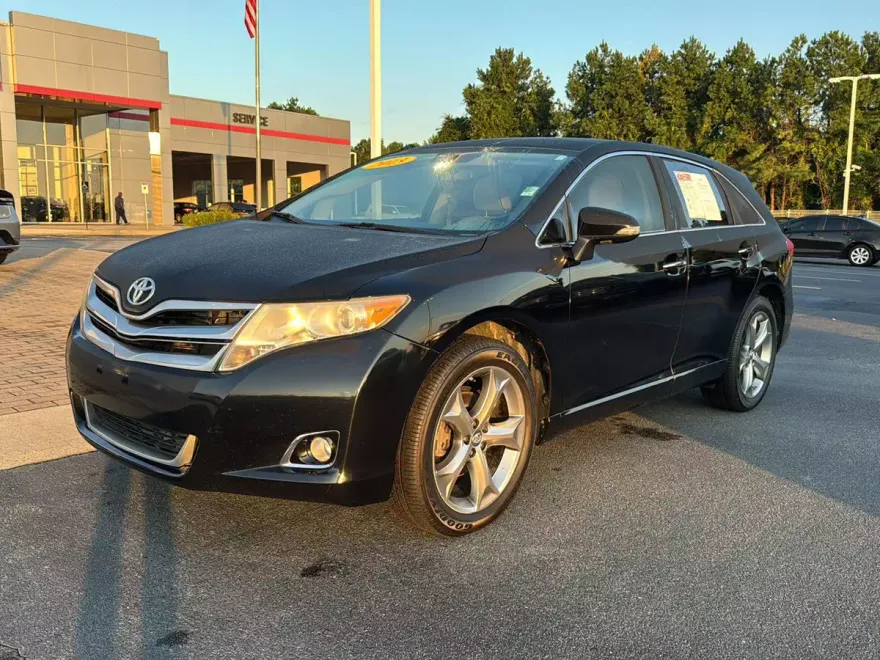 2013 Toyota Venza LE photo 1