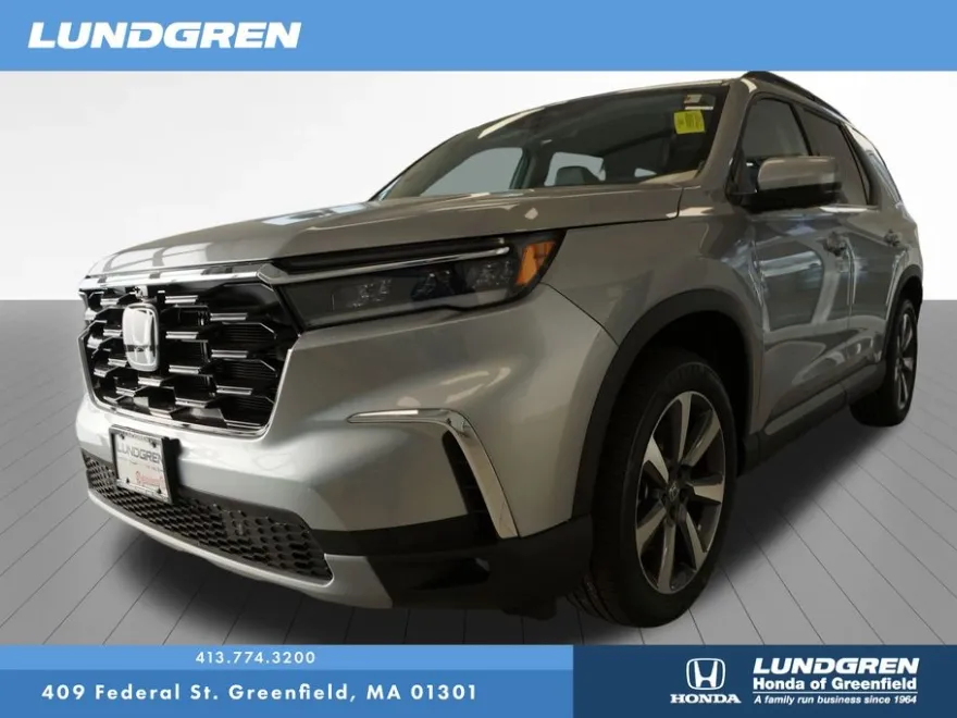 2025 Honda Pilot Touring photo 1