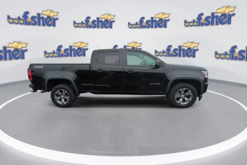 2019 Chevrolet Colorado Z71 photo 2