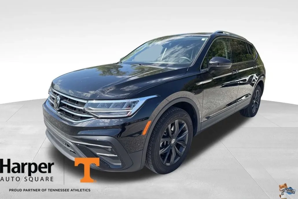 2024 Volkswagen Tiguan SE Wolfsburg Edition photo 1