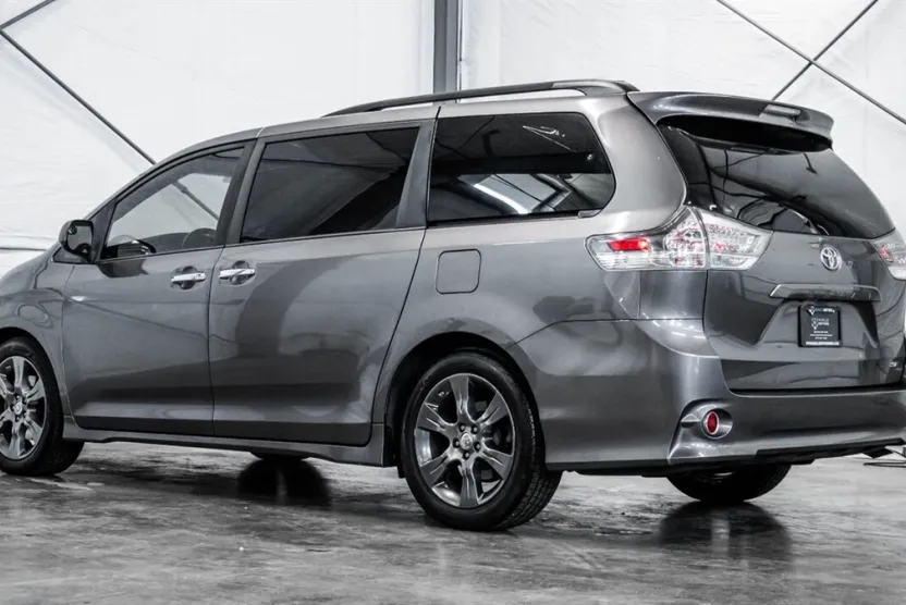 2016 Toyota Sienna photo 1