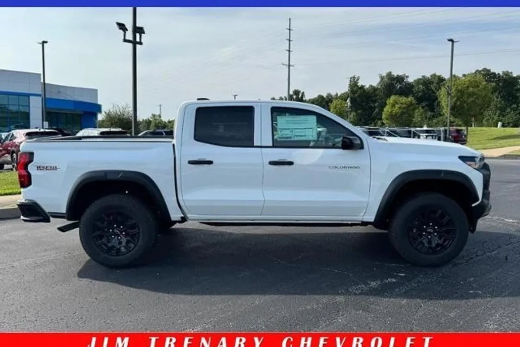 2026 Chevrolet Colorado Trail Boss photo 1