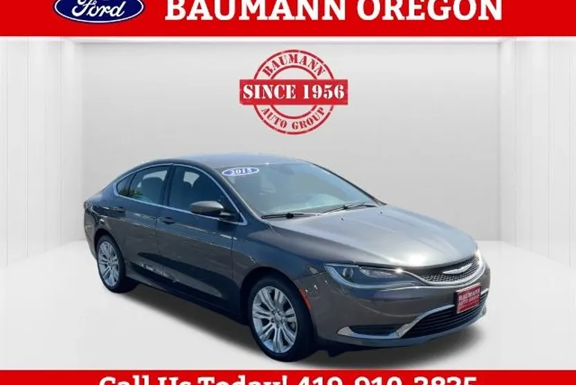 2015 Chrysler 200 Limited photo 1