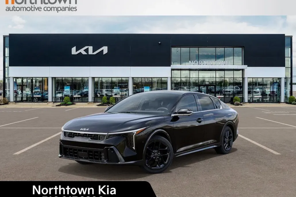 2025 Kia K4 GT-Line Turbo photo 1