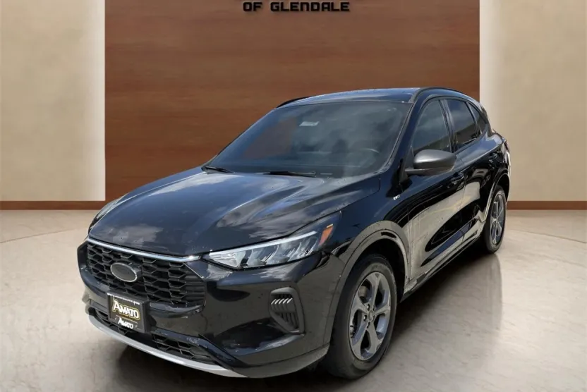 2024 Ford Escape ST-Line photo 1