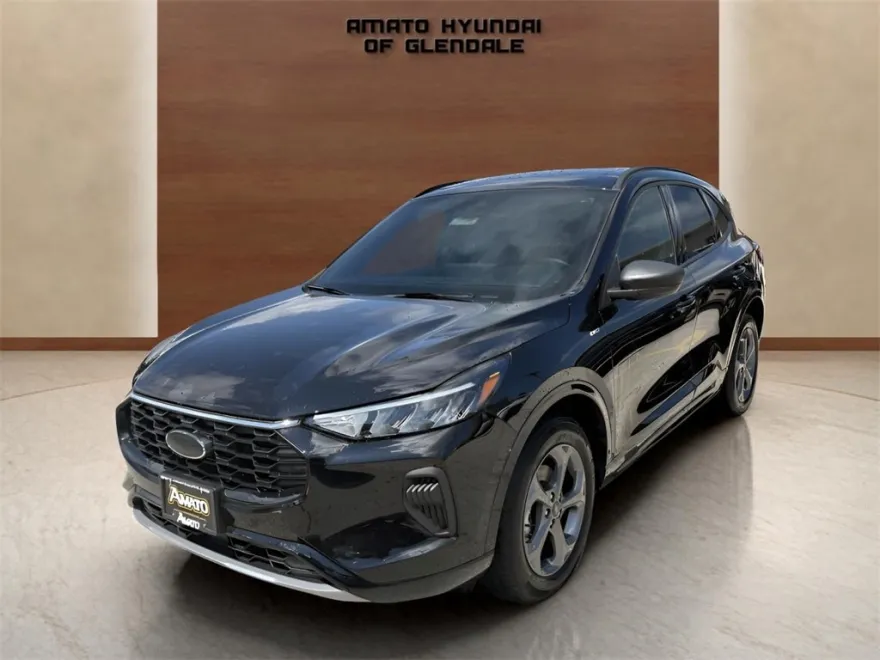 2024 Ford Escape ST-Line photo 1