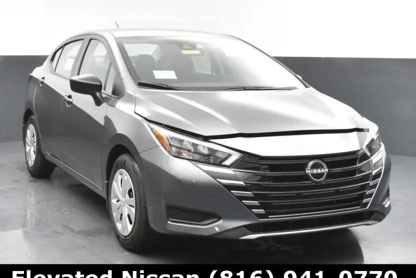 2025 Nissan Versa 1.6 S photo 1