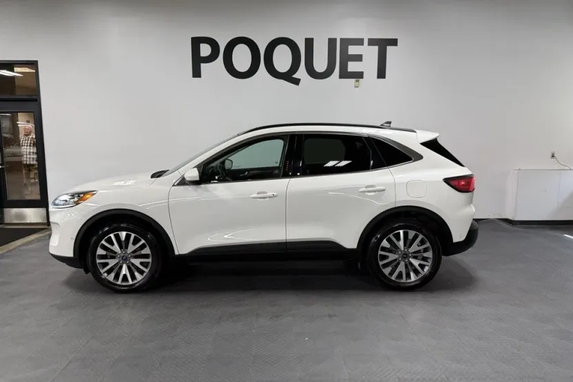 2021 Ford Escape Titanium photo 1