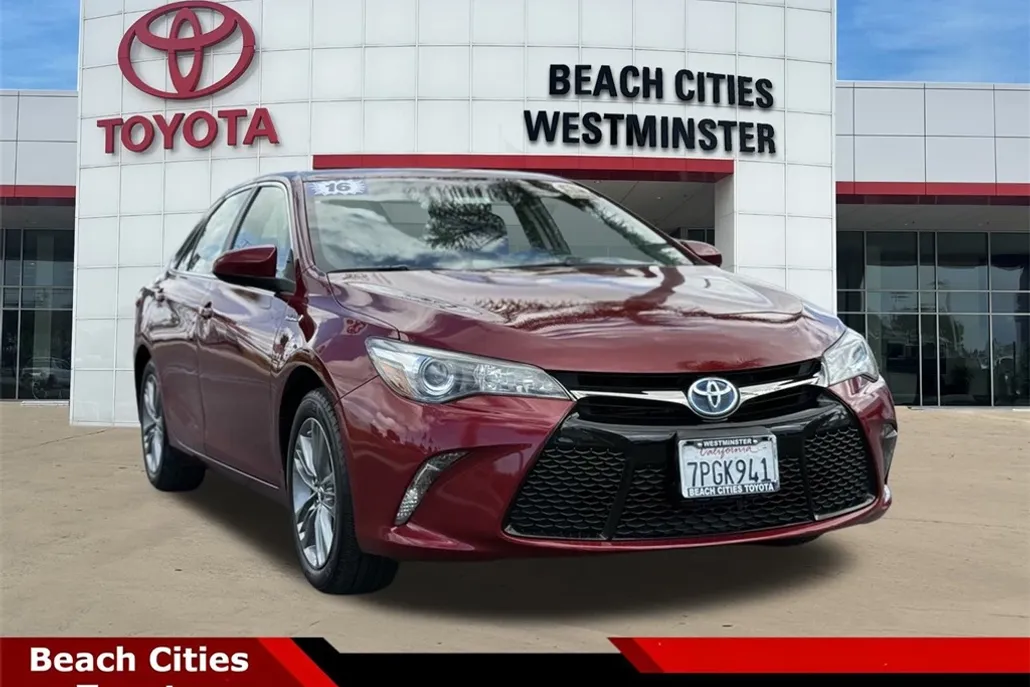 2016 Toyota Camry Hybrid SE photo 1
