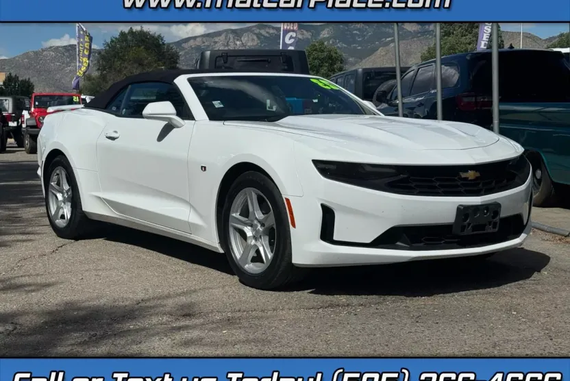 2023 Chevrolet Camaro 1LT photo 1