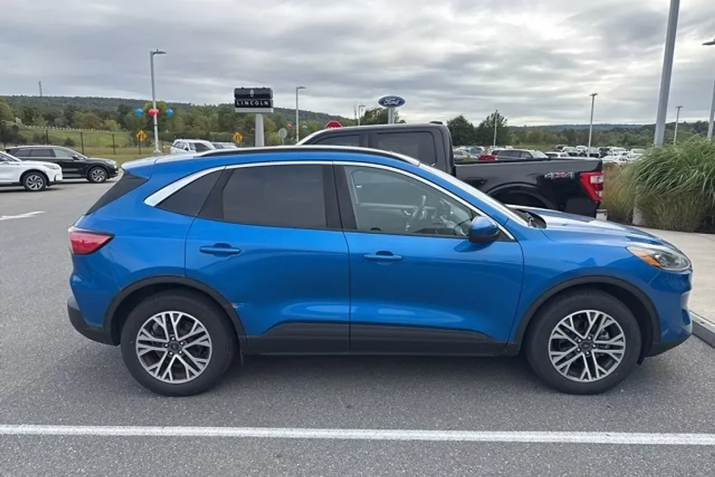 2021 Ford Escape SEL photo 1
