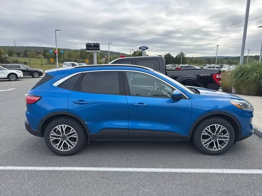 2021 Ford Escape SEL photo 1