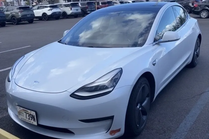 2020 Tesla Model 3 Standard Range Plus photo 1