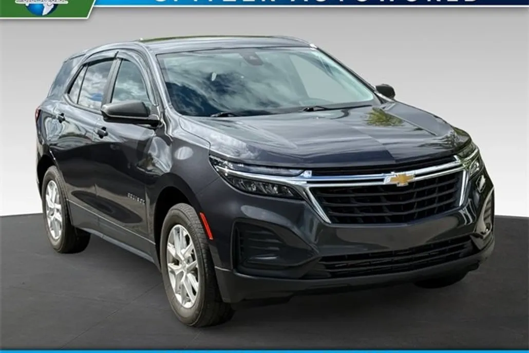 2022 Chevrolet Equinox LS photo 1