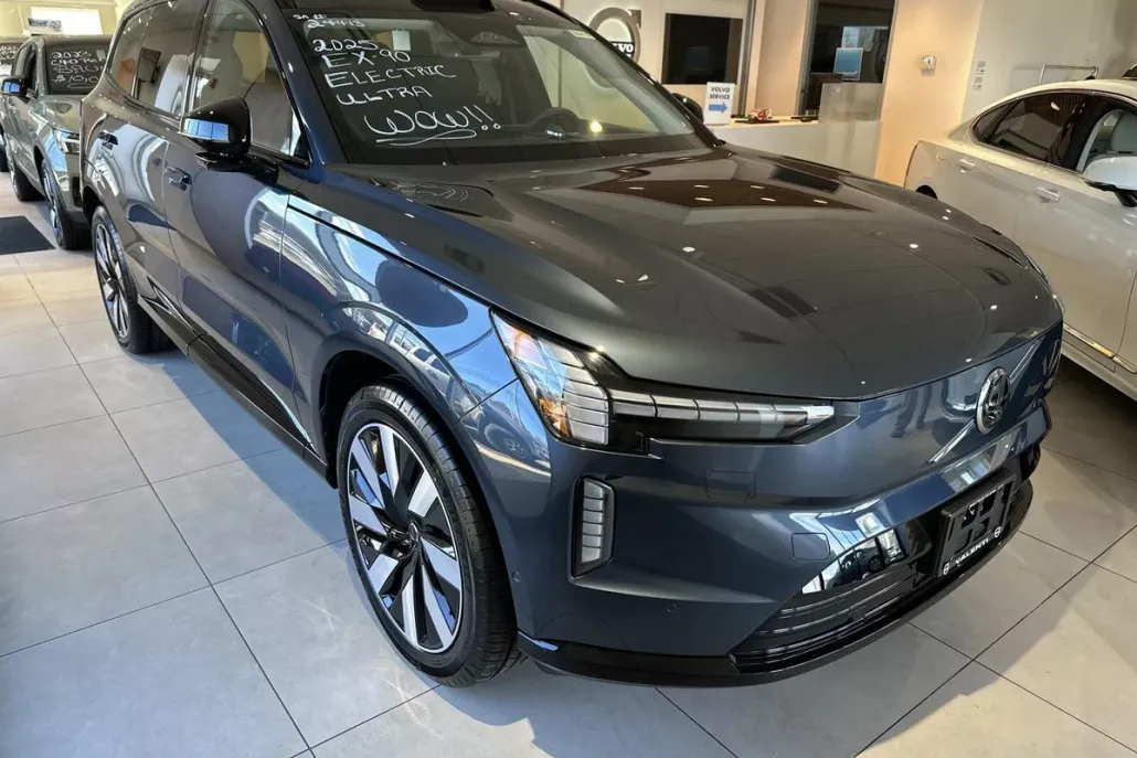 2025 Volvo EX90 Twin Motor Performance Ultra photo 1