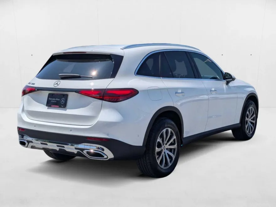2025 Mercedes Benz GLC 300 photo 1