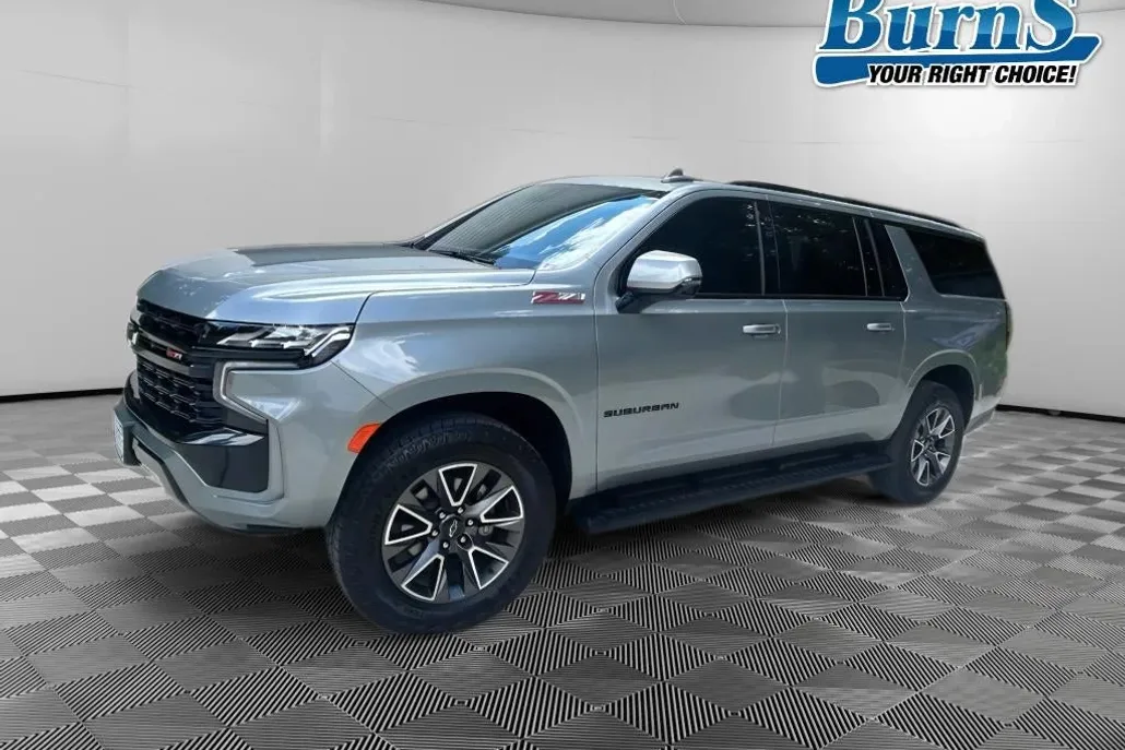 2024 Chevrolet Suburban Z71 photo 1