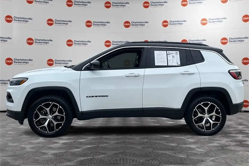 2024 Jeep Compass Limited photo 1