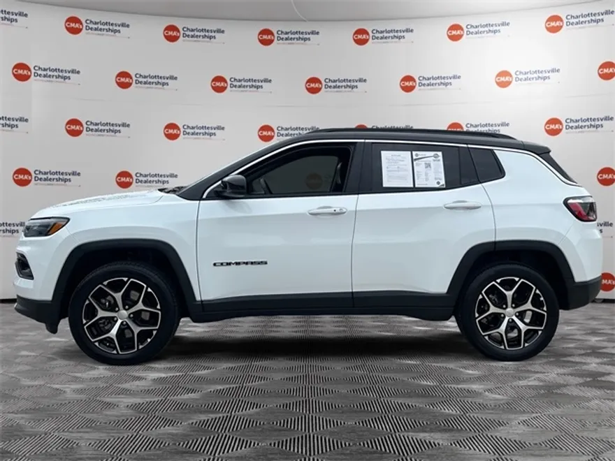 2024 Jeep Compass Limited photo 1