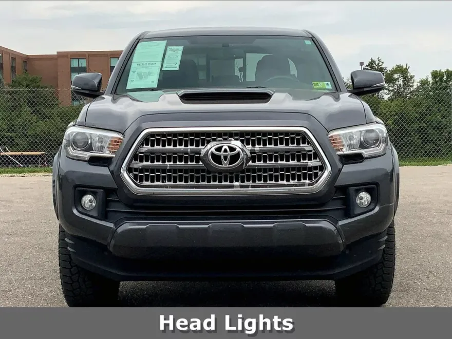 2016 Toyota Tacoma Double Cab photo 1