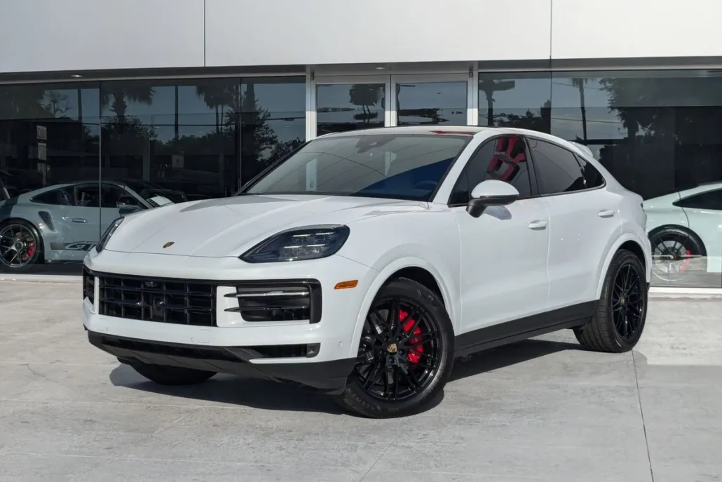 2024 Porsche Cayenne Coupe S photo 1