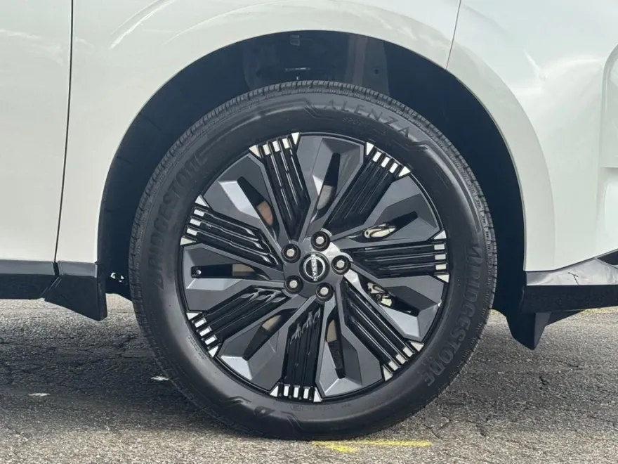 2025 Nissan Murano Platinum photo 1