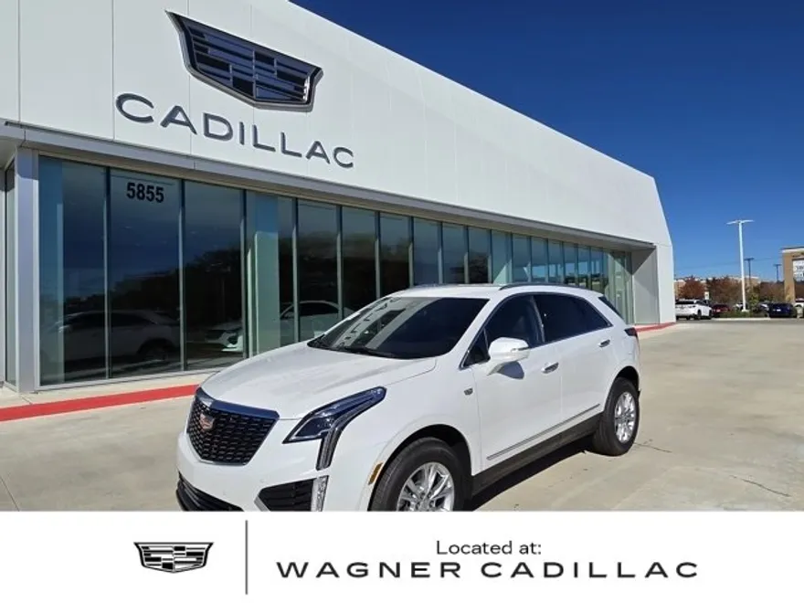 2025 Cadillac XT5 Luxury photo 1