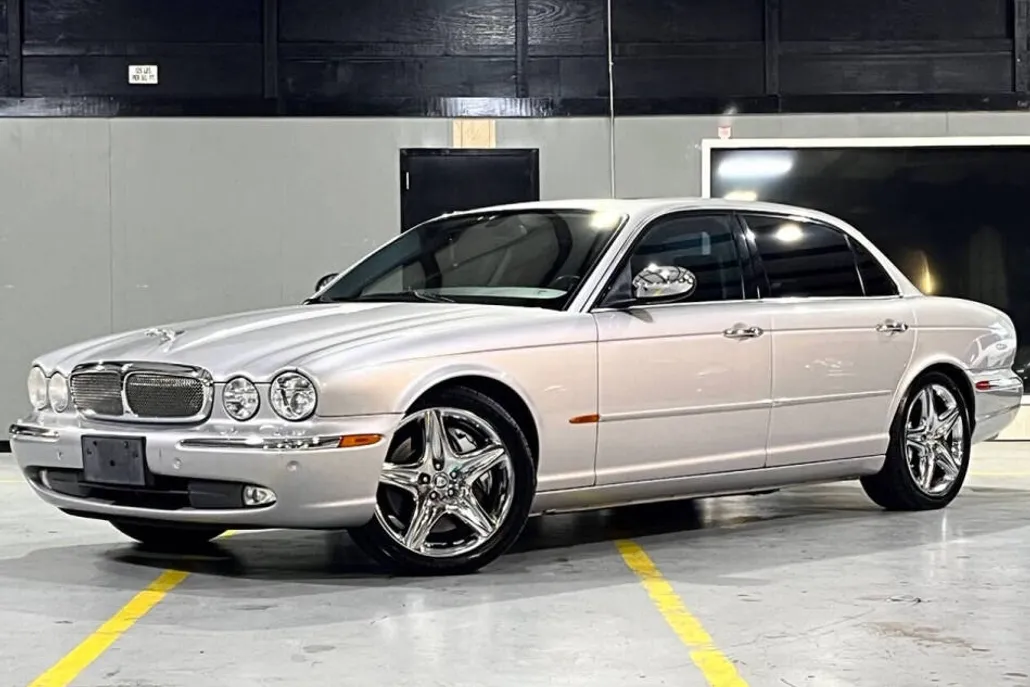 2005 Jaguar XJ Vanden Plas Super V8 LWB photo 1