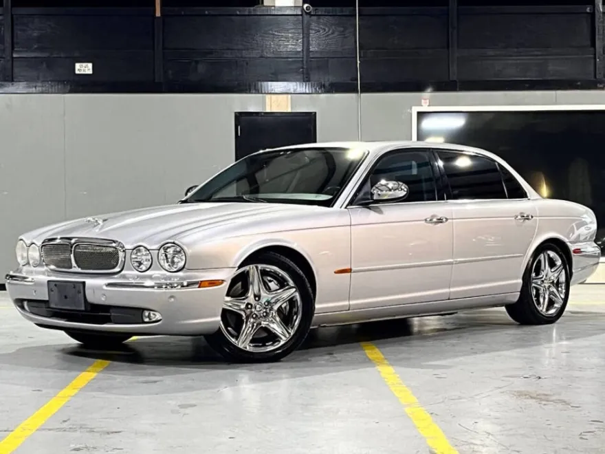 2005 Jaguar XJ Vanden Plas Super V8 LWB photo 1