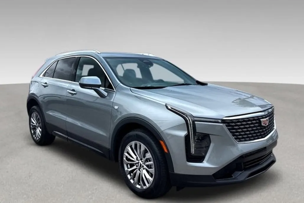 2024 Cadillac XT4 Premium Luxury photo 1