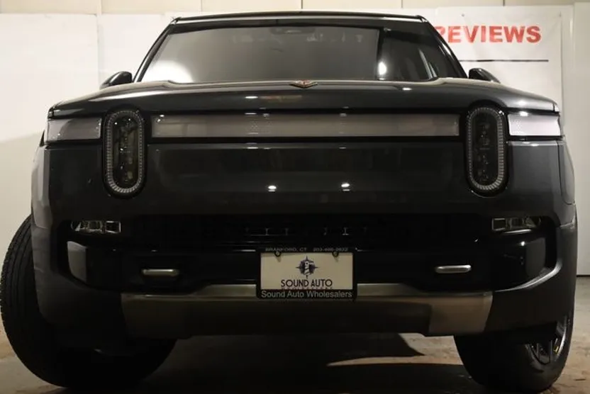 2022 Rivian R1S Launch Edition photo 1