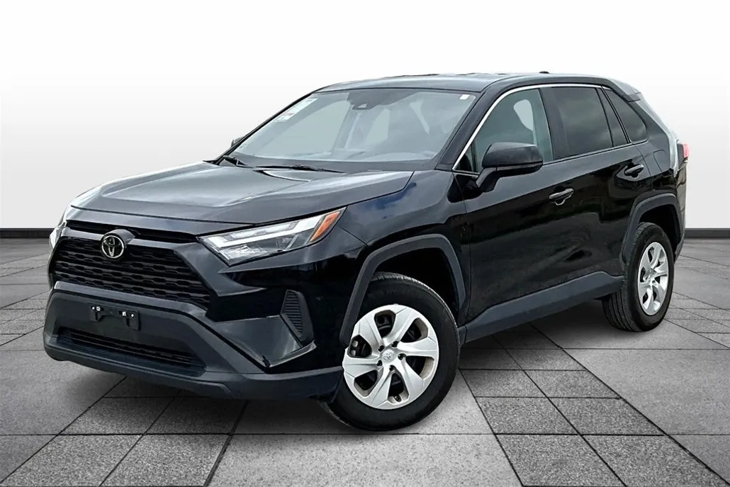 2024 Toyota RAV4 LE photo 1
