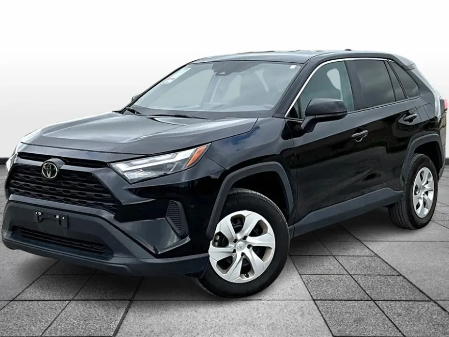 2024 Toyota RAV4 LE photo 1
