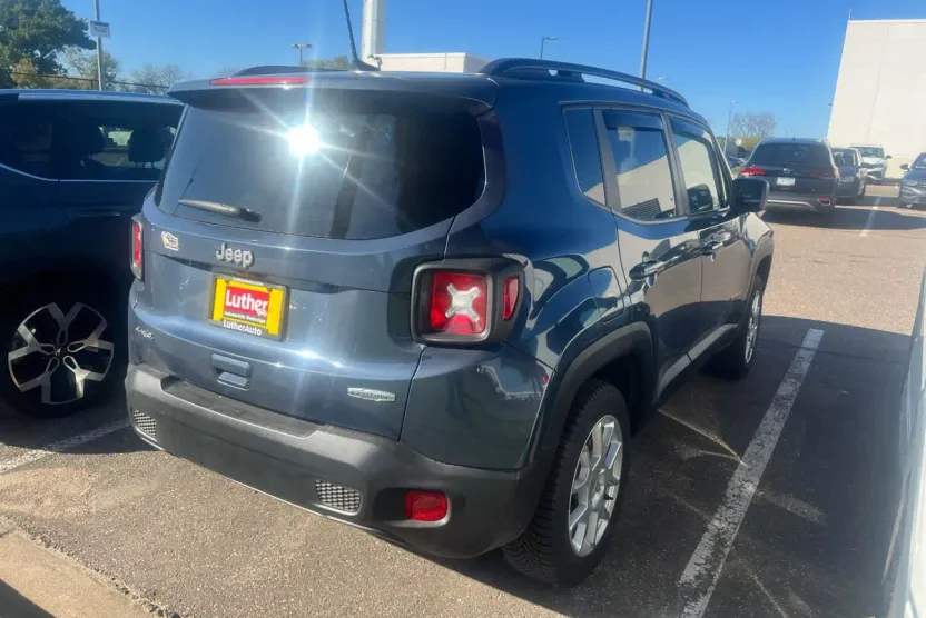 2022 Jeep Renegade Latitude photo 1