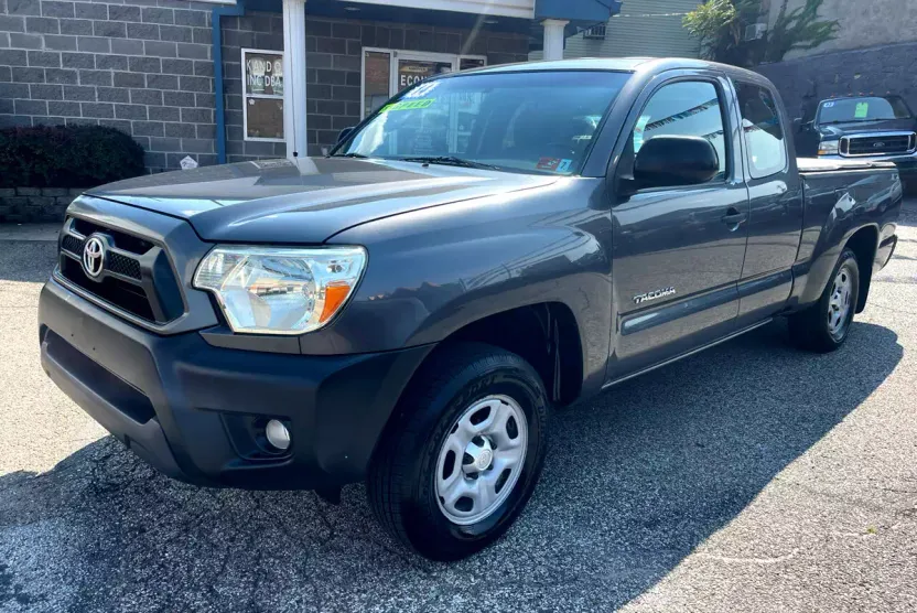 2014 Toyota Tacoma Access Cab photo 1