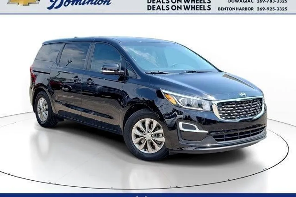 2020 Kia Sedona LX photo 1