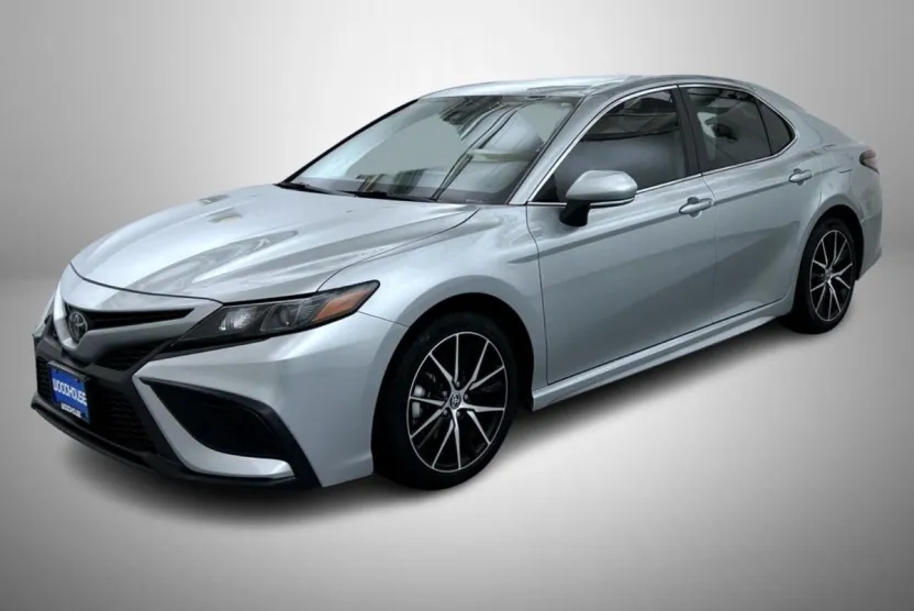 2023 Toyota Camry SE photo 1