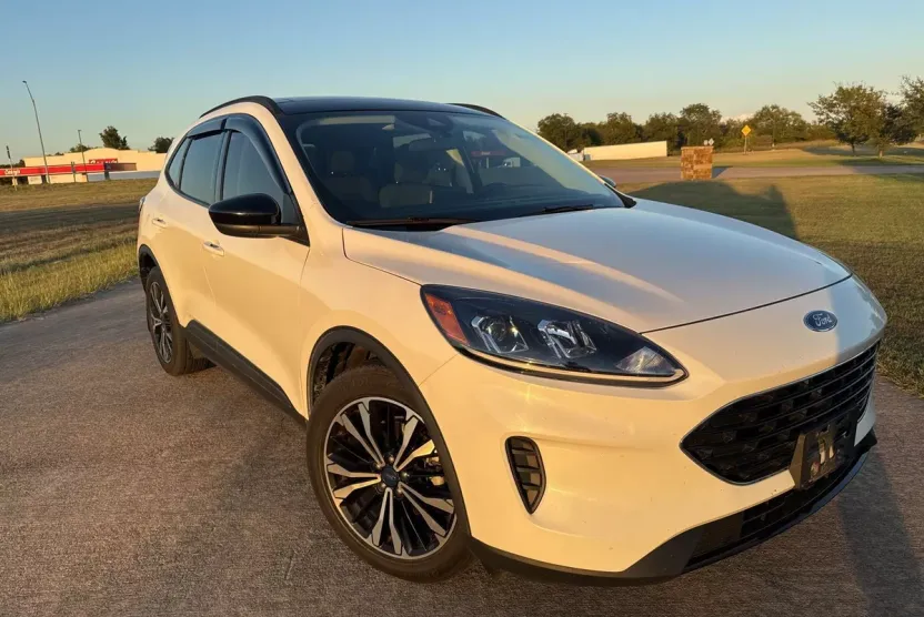 2022 Ford Escape SE photo 1