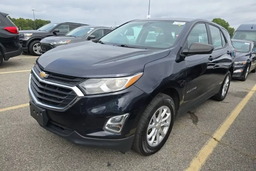 2021 Chevrolet Equinox LS photo 1